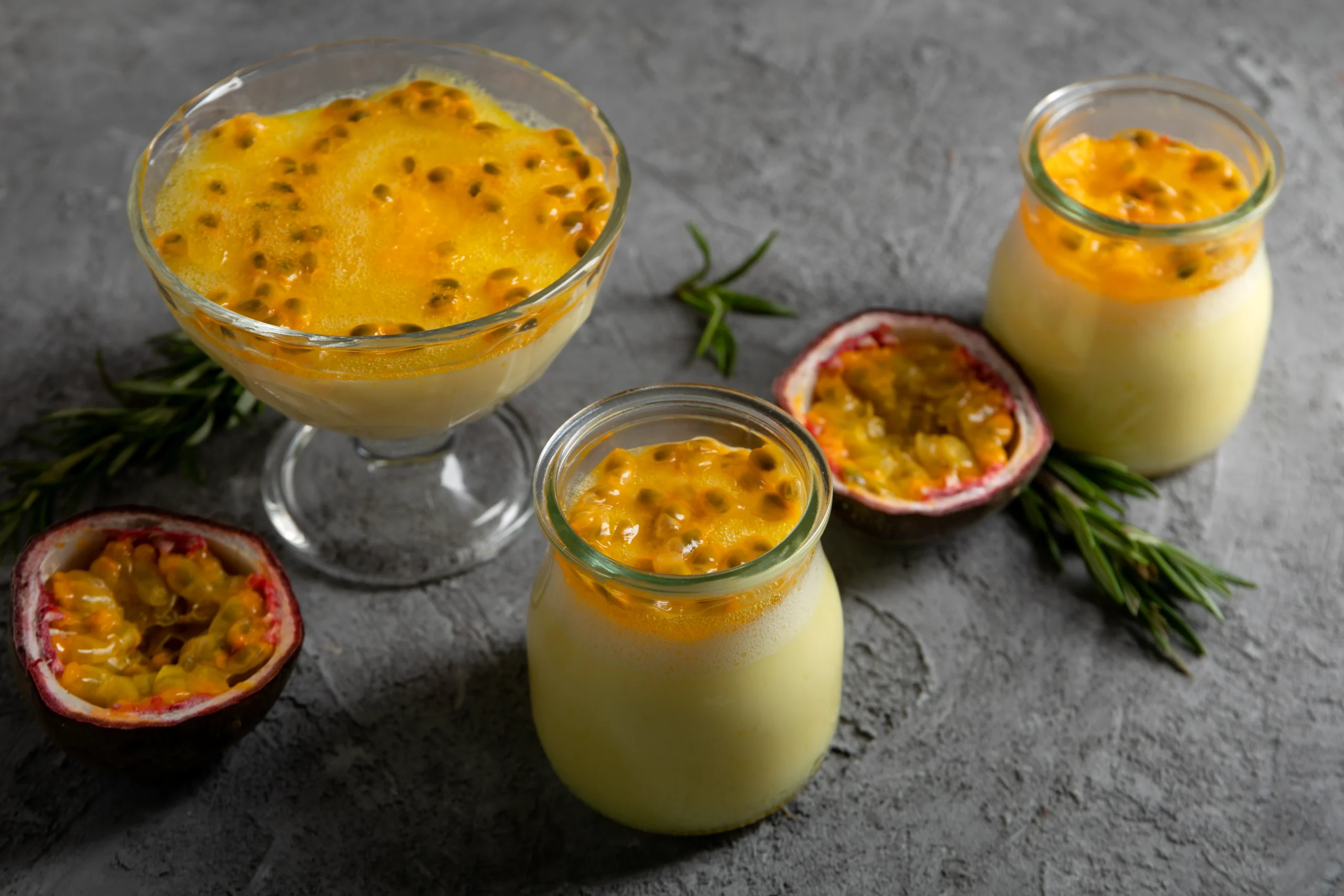 Como Fazer Mousse de Maracujá Cremosa com a Fruta